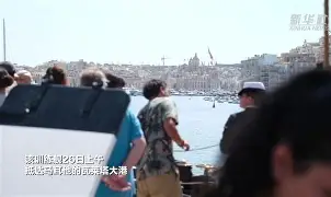 埃因霍温训练开放日，清晨防线松动引欢呼，亚冠在即，身体对抗强度拉满