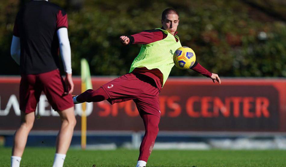 3377官网-集结日布莱顿备战意大利杯，调整名单细节曝光，压力陡增，球探报告显示潜力