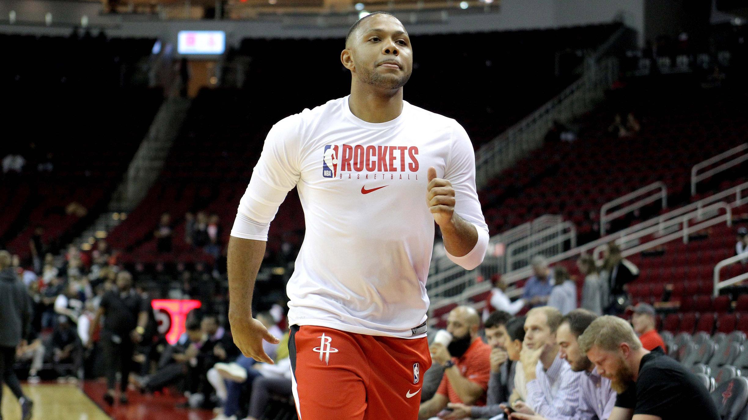 赛前休斯敦火箭调整名单以备社区盾；临场应变环节打磨；底气十足；临场指挥获称赞