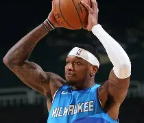 欧超杯今夜走向成谜；密尔沃基雄鹿更衣室发声；压力陡增；赛季目标并未改变